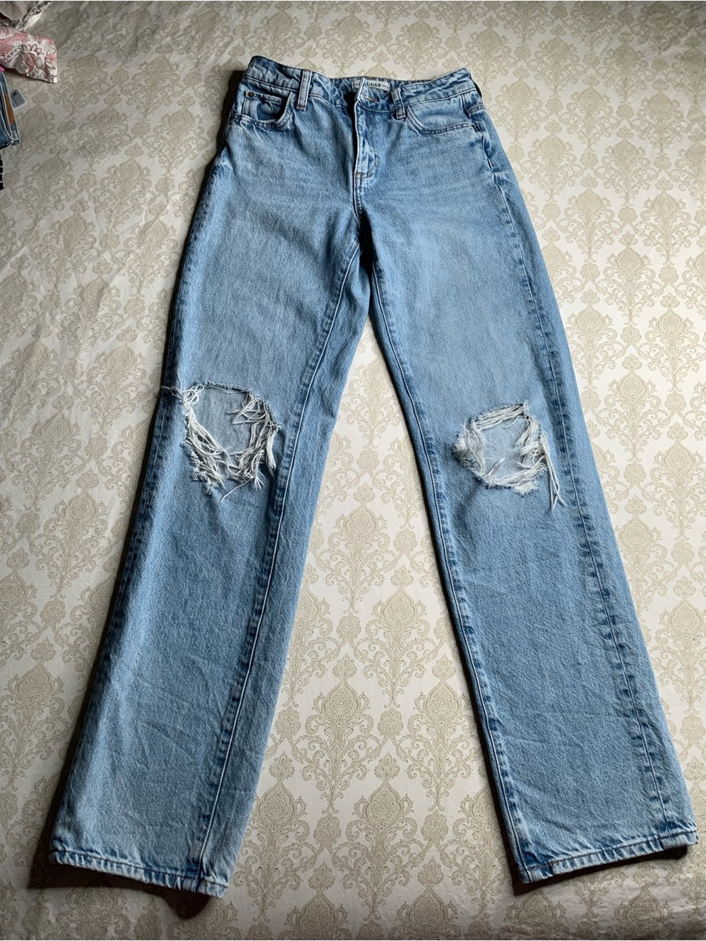 Guess Women's Size 25 Relaxed Straight Jeans